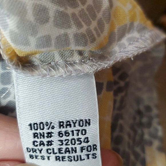Anthropologie We Love Vera pretty slip over top - Picture 7 of 7